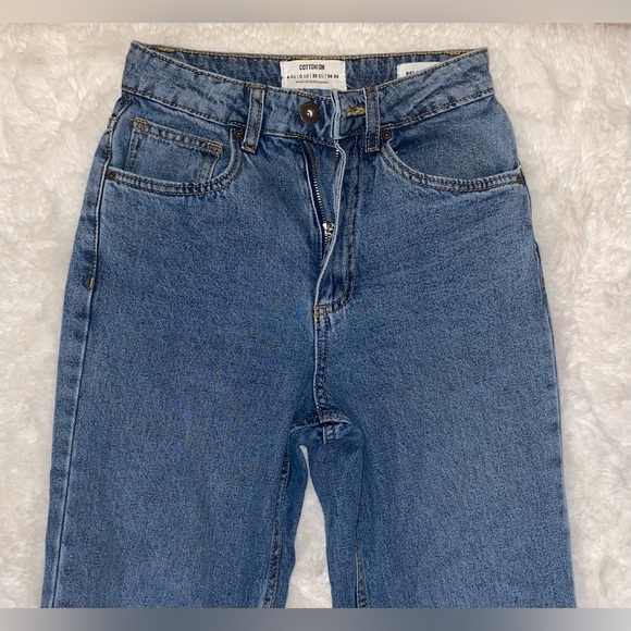 Relaxed flare jean in mid blue - Picture 7 of 7